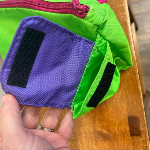 Seirus Vintage 1980s Vibrant Green Purple Fanny Pack Travel Bag Activewear Sport - Picture 11 of 12